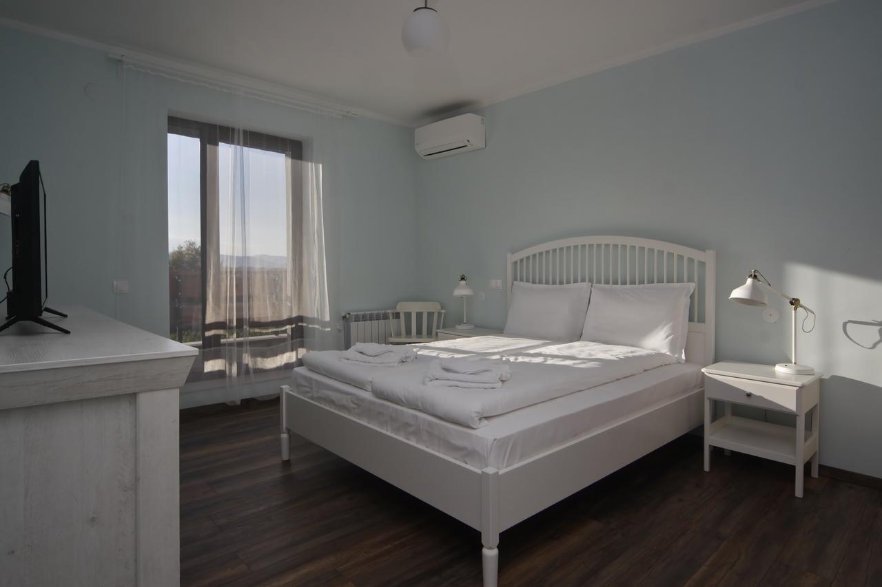 Esterra Vini Guest House Perushtitsa Dış mekan fotoğraf